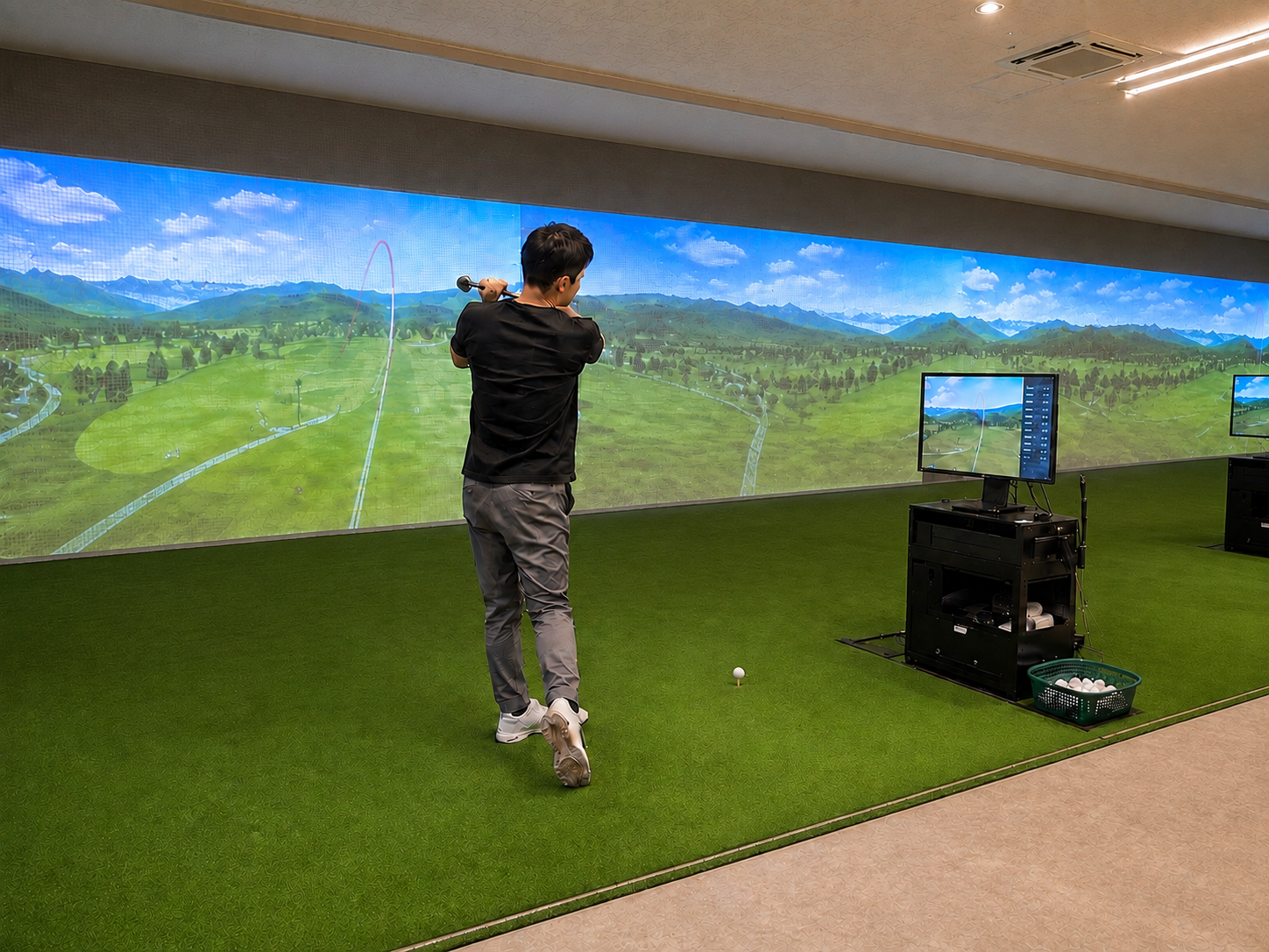 開放型のシミュレーター打席（プロトタイプ用生成画像）